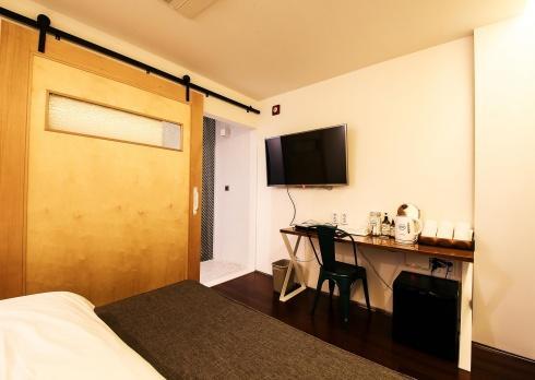 Hotel Elephant Shower Jinju Exteriör bild